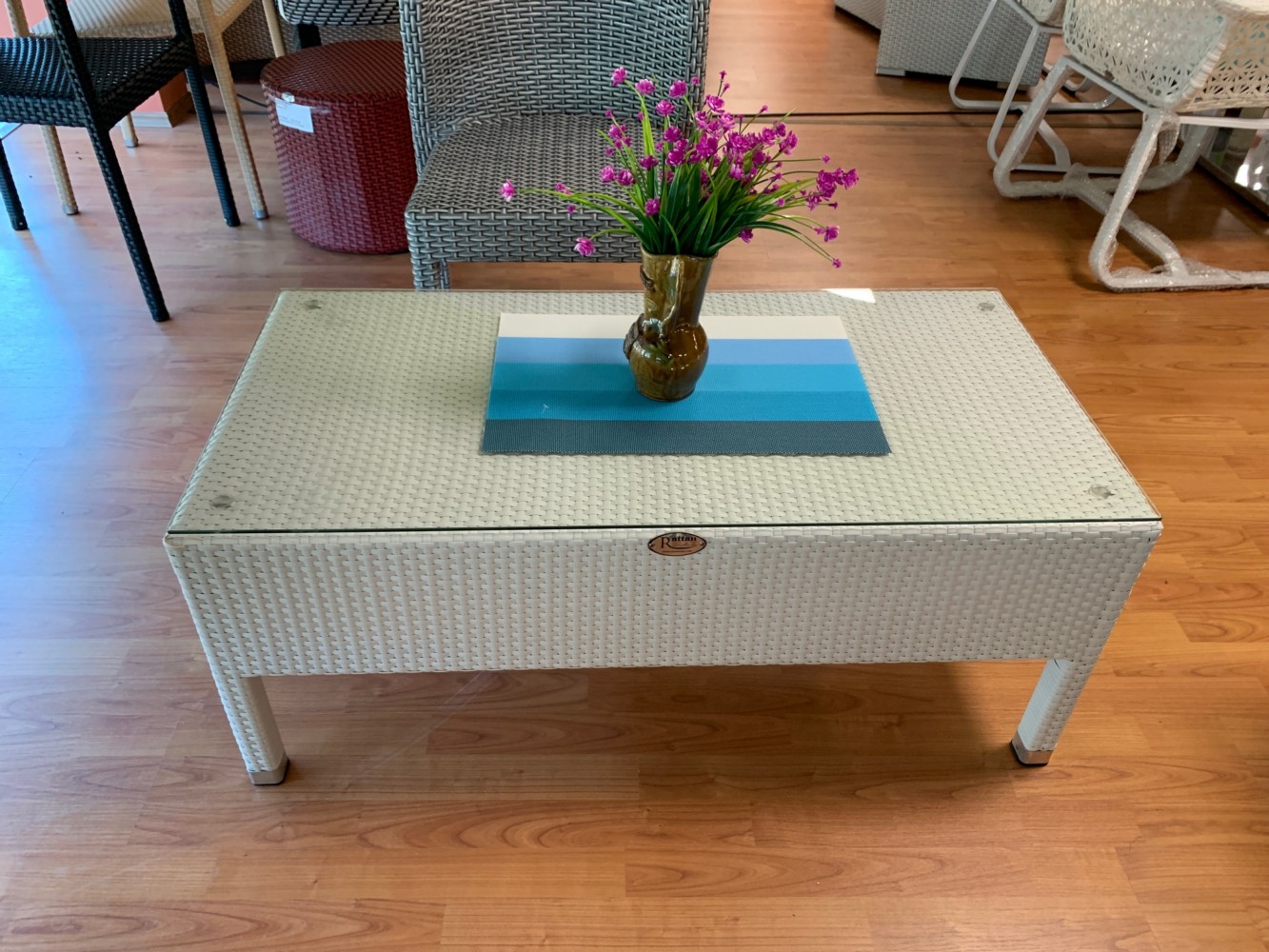 NARONA TABLE